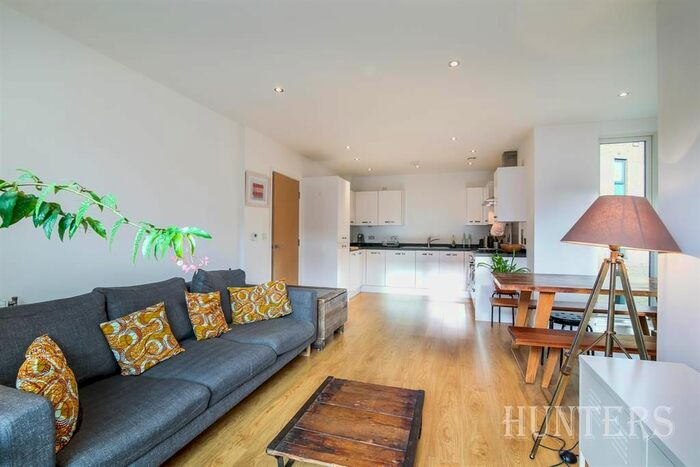 2 Bedroom Flat To Rent In Ayers Court, New Church Road, London, SE5