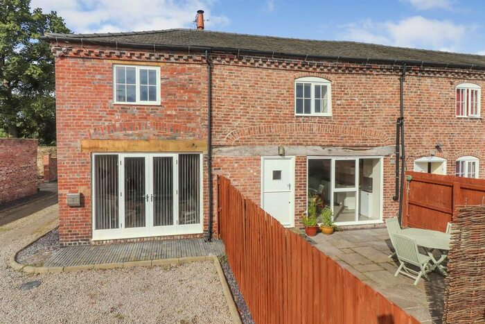 2 Bedroom Barn Conversion For Sale In Halton, Nr Chirk, LL14