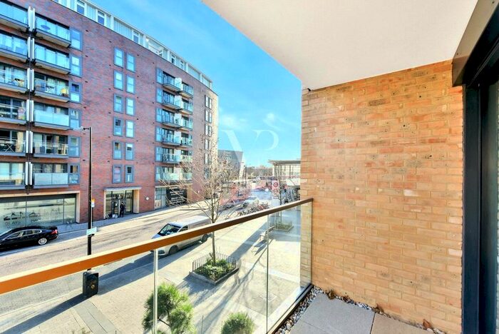 3 Bedroom Flat To Rent In Victoria House, Surrey Quays Road, SE16