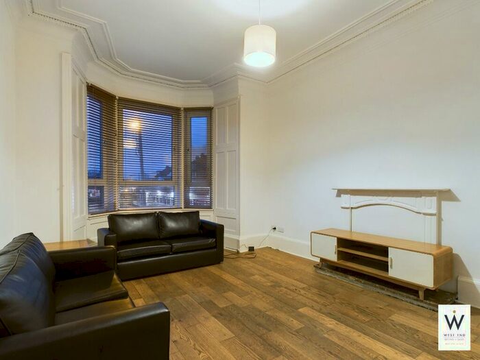 3 Bedroom Flat To Rent In Whitehill Street, Dennistoun, Glasgow, G31