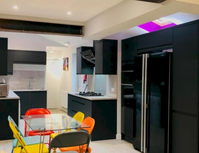 5 Bedroom Semi-Detached House To Rent In Hubert Road, Selly Oak, Birmingham, B29