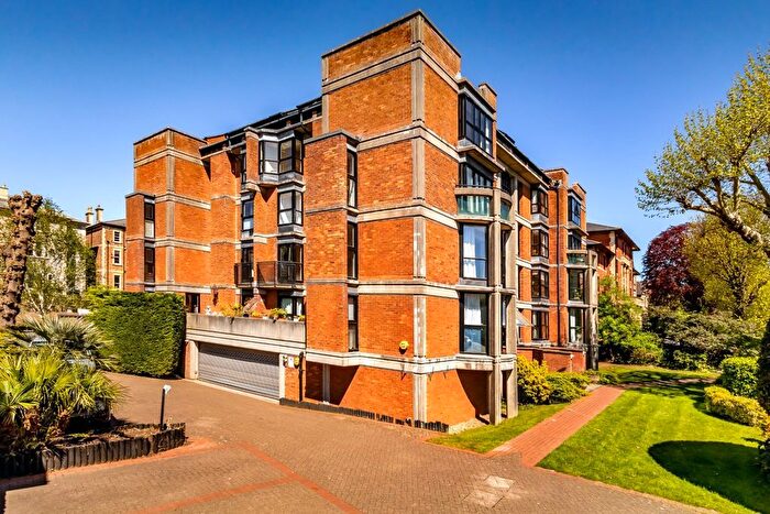2 Bedroom Flat For Sale In Beaufort Road, Clifton, Bristol, BS8