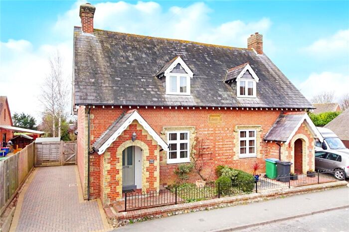 3 Bedroom Semi-Detached House For Sale In Arundel Road, Angmering, West Sussex, BN16