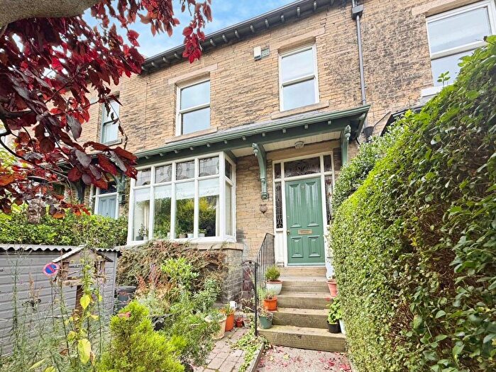 5 Bedroom Terraced House For Sale In Bromley Road, Shipley, BD18
