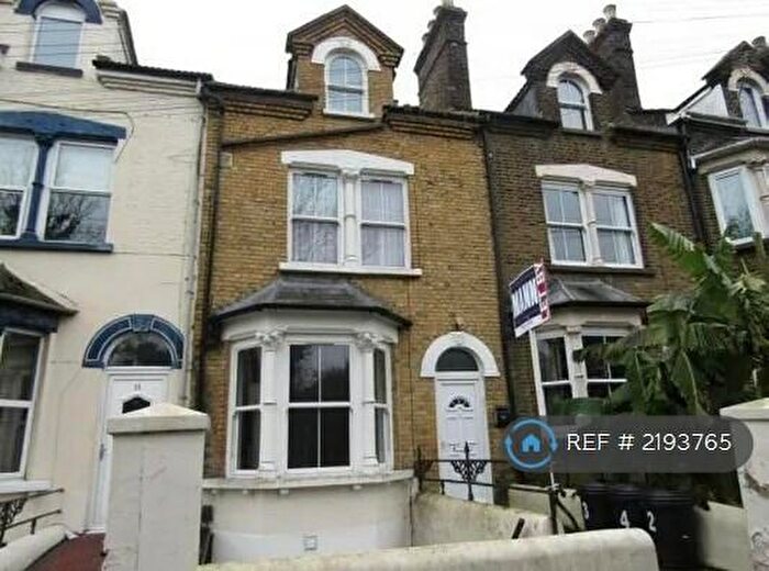 1 Bedroom Flat To Rent In Chatham, Chatham, ME4