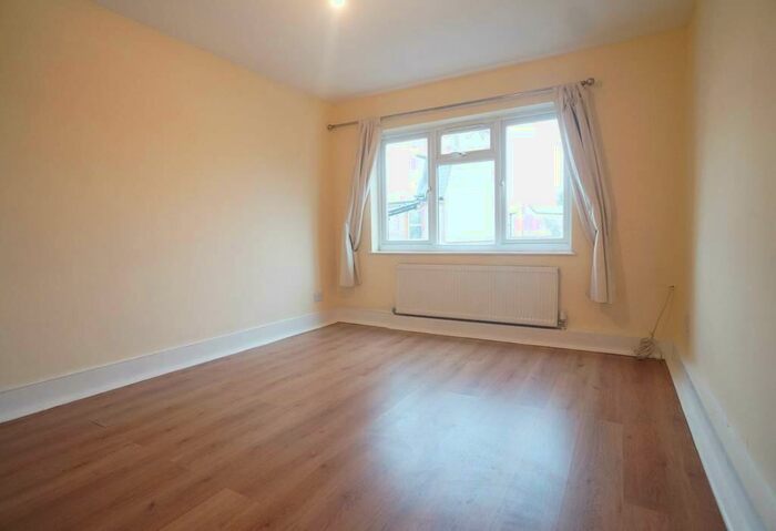 2 Bedroom Apartment To Rent In Bourne Parade, Bourne Road, Bexley, DA5