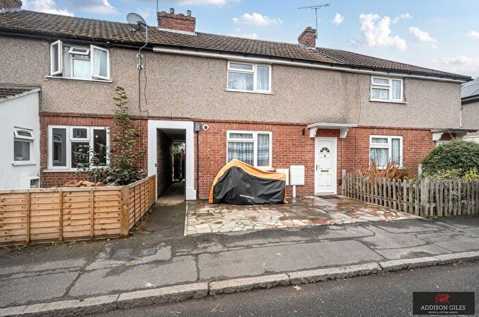 3 Bedroom Terraced House To Rent In Myrtle Crescent, Slough, Berkshire, SL2