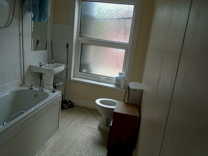 1 Bedroom Flat To Rent In B Bristol Road, Selly Oak, B29