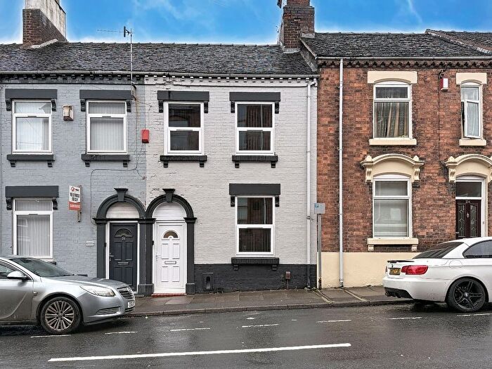 6 Bedroom Terraced House To Rent In Eastwood Place, Stoke-On-Trent, ST1