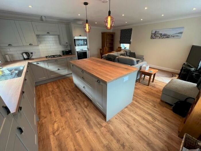 2 Bedroom Bungalow To Rent In New Park Close, Farsley, Pudsey, LS28