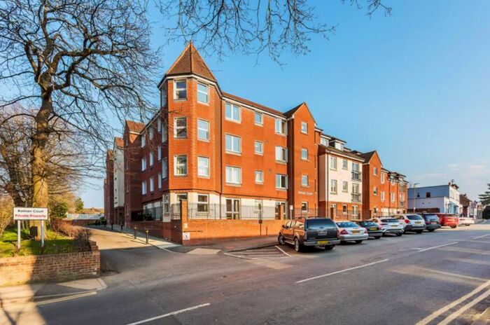 2 Bedroom Property To Rent In High Street, Edenbridge, TN8