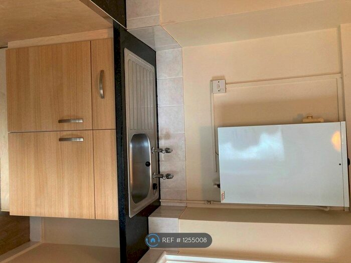 1 Bedroom Flat To Rent In Garreglwyd, Benllech, Tyn-Y-Gongl, LL74