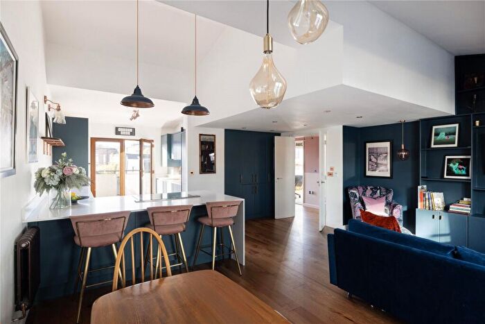 4 Bedroom Apartment For Sale In Waterson Street, Shoreditch, London, E2