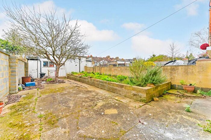 3 Bedroom Semi Detached House For Sale In Mersham Road, Thornton Heath, CR7