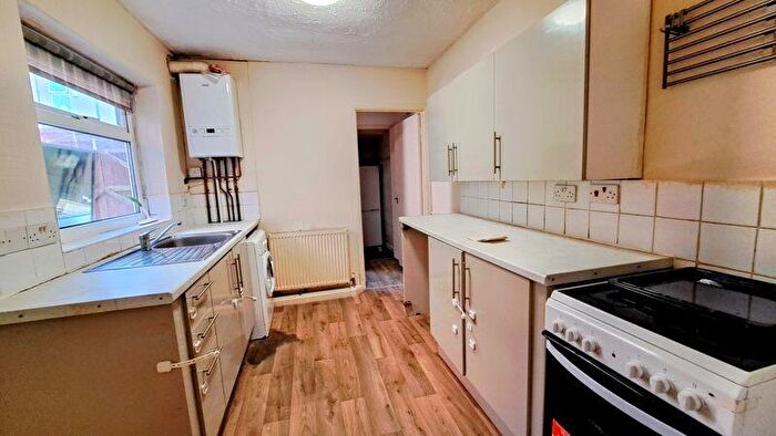 2 Bedroom Flat For Sale In Ellesmere Road, Benwell, Newcastle Upon Tyne, NE4