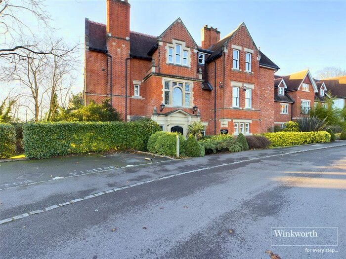 1 Bedroom Flat To Rent In Upcross House, Upcross Gardens, Reading, Berkshire, RG1