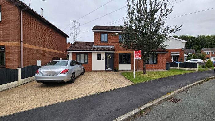 4 Bedroom Detached House For Sale In Redwood, Chadderton, Oldham, OL9