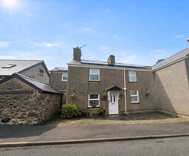 3 Bedroom Terraced House For Sale In Garndolbenmaen, LL51
