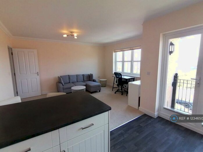 2 Bedroom Flat To Rent In Waters Edge Close, Whitehaven, CA28