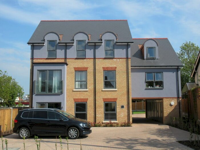 2 Bedroom Flat To Rent In Woodlands Road, Hockley, SS5