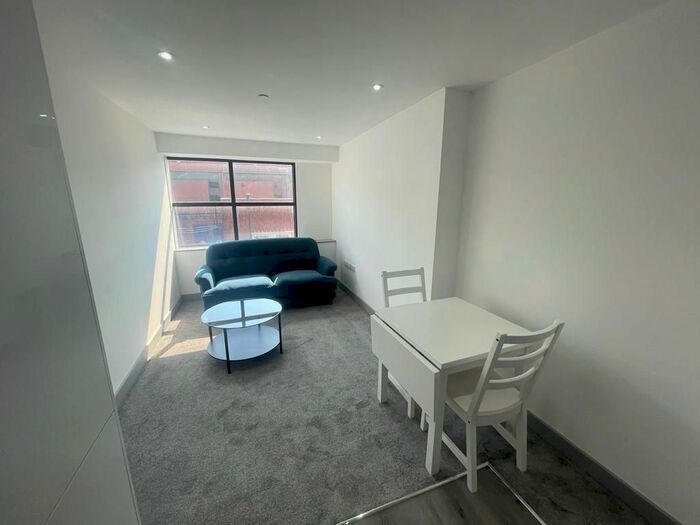 1 Bedroom Flat To Rent In Grosvenor House, Union Street, Wakefield, WF1