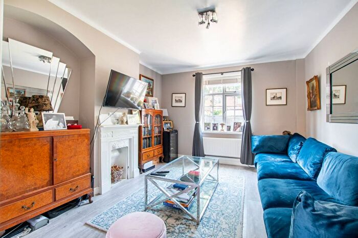 2 Bedroom Flat To Rent In Westway., East Acton, London, W12