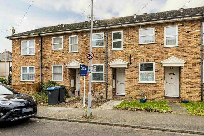 2 Bedroom Property To Rent In Vincent Road, Norbiton, Kingston Upon Thames, KT1
