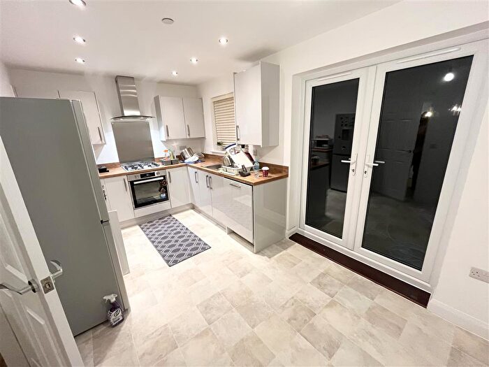 2 Bedroom House To Rent In Smiths Drive, Pentrechwyth, Swansea, SA1