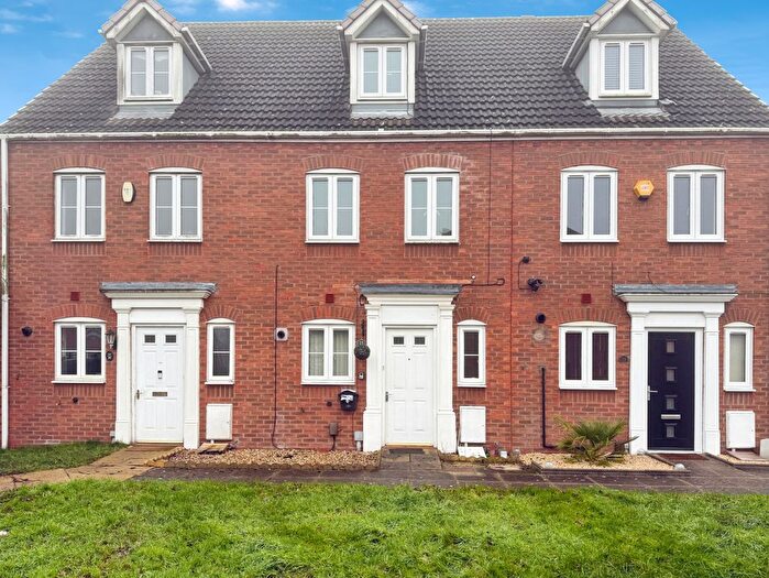 3 Bedroom Town House For Sale In Rothwell Close, St Georges, Telford, TF2
