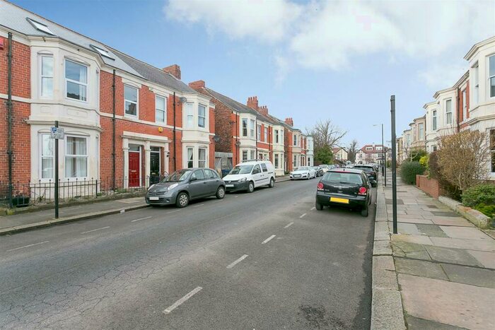 4 Bedroom House To Rent In Lyndhurst Avenue, Jesmond, Newcastle Upon Tyne, NE2