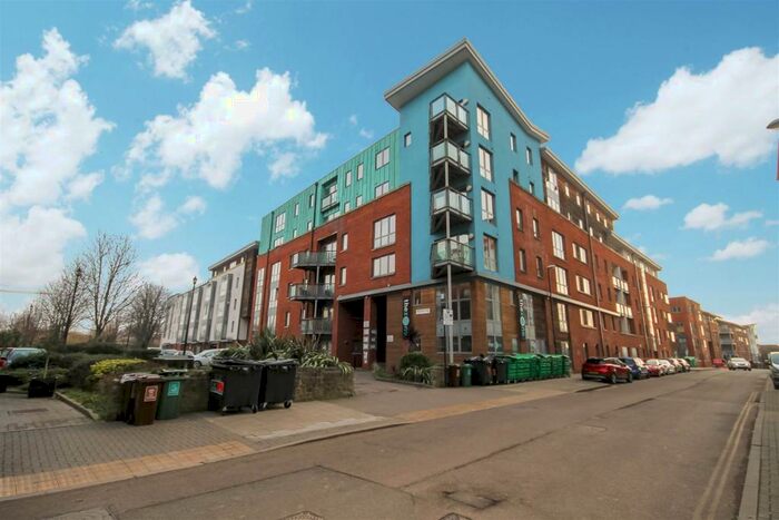 2 Bedroom Flat To Rent In Ratcliffe Court, Barleyfields, Bristol, BS2