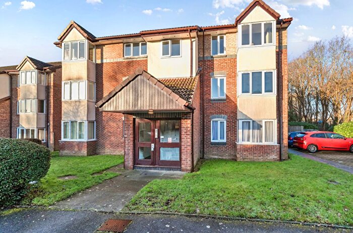1 Bedroom Flat For Sale In Tor Close, Waterlooville, Hampshire, PO7