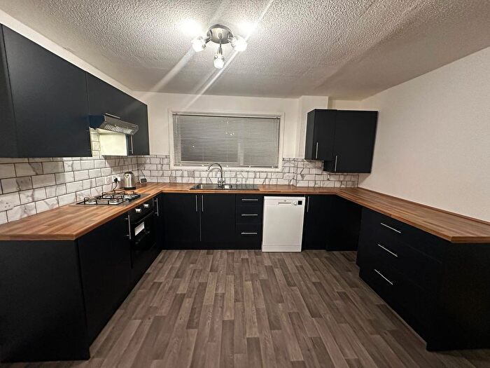 3 Bedroom Property To Rent In Crestline Court, Abington, Northampton, NN3