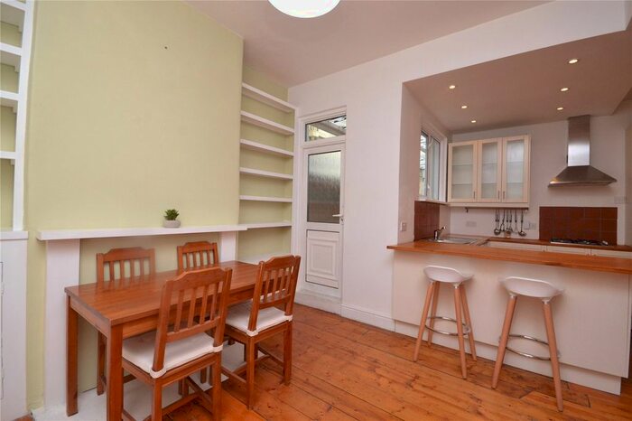 1 Bedroom Flat To Rent In Hardwicke Road, Bounds Green, London, N13