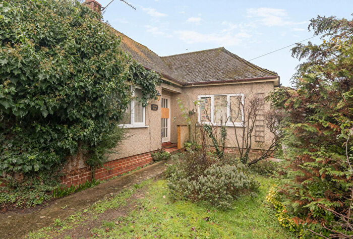 2 Bedroom Bungalow For Sale In Derwent Grove, Keynsham, Bristol, Somerset, BS31