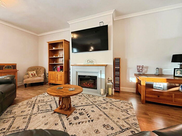 3 Bedroom Detached Bungalow For Sale In Greenways, Cowes., PO31