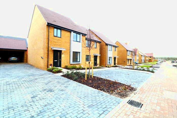 3 Bedroom Semi-Detached House To Rent In Maize Walk, Kingsnorth, Ashford, TN25