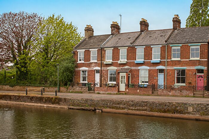 2 Bedroom Terraced House For Sale In Canal Banks, Exeter, EX2
