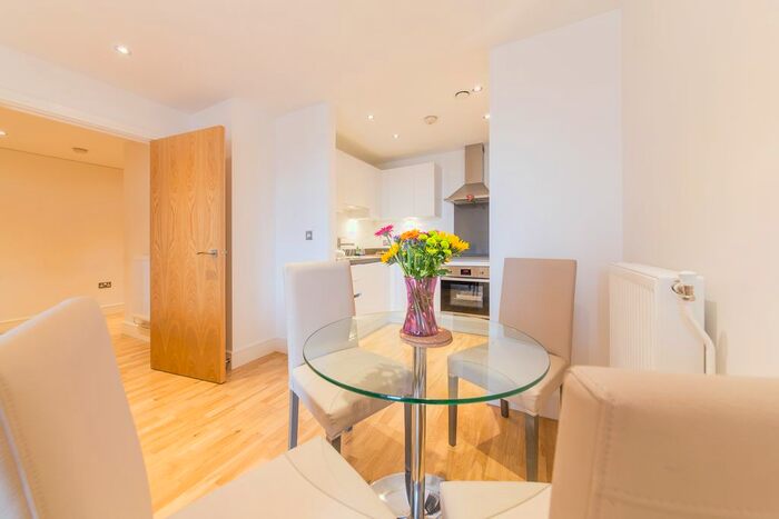1 Bedroom Flat To Rent In Canary View, Dowells Street, Greenwich, London, SE10