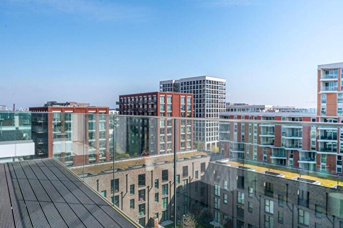 2 Bedroom Flat To Rent In Bonnet Street, Royal Docks, London, E16
