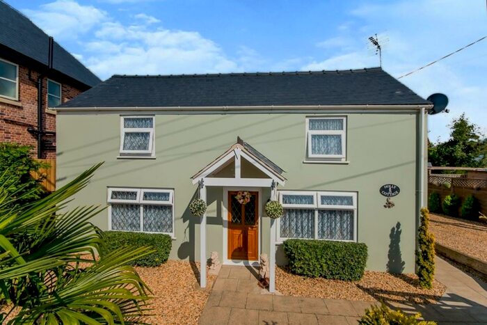 2 Bedroom Detached House For Sale In Barrier Bank, Cowbit, Spalding, PE12