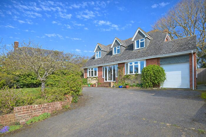 3 Bedroom Detached House For Sale In Backing Onto Fields * Apse Heath, PO36