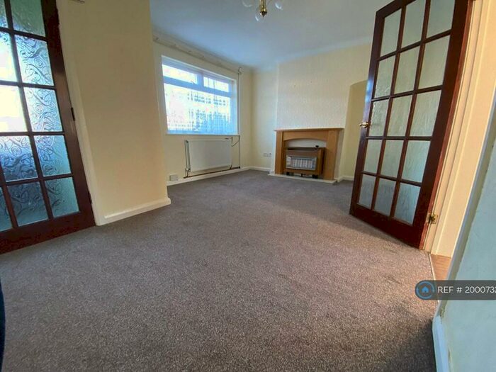 3 Bedroom Terraced House To Rent In Dolphin Lane, Birmingham, B27