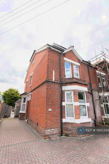 7 Bedroom Semi-Detached House To Rent In Hill Lane, Southampton, SO15