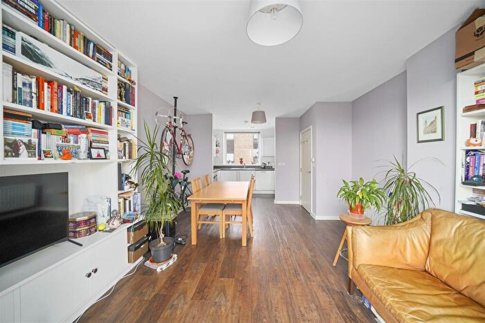 1 Bedroom Flat For Sale In Glengall Road, London, NW6