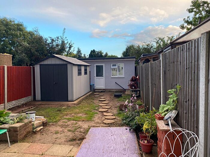 Studio To Rent In Rutland Road, Hayes, UB3