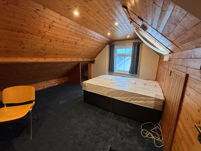 1 Bedroom Semi-Detached House To Rent In Eastern Avenue, Reading, Berkshire, RG1