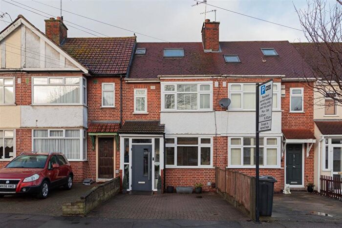 4 Bedroom Property For Sale In Uplands Road, Woodford Green, IG8