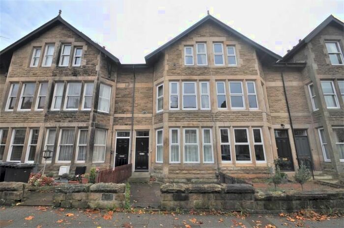 2 Bedroom Flat To Rent In Dragon Avenue, Harrogate, North Yorkshire HG1