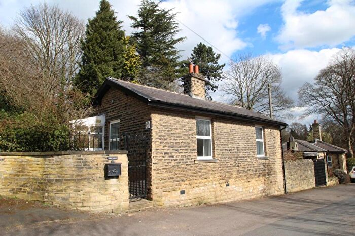 2 Bedroom Bungalow To Rent In Woodlands Drive, Bradford, BD10